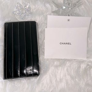 Chanel wallet with Chanel card & envelope.